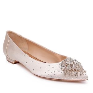 BRAND NEW & RARE Badgley Mischka Lailah Flat in Ivory Satin